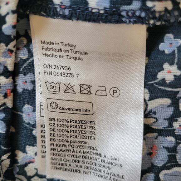 EUC H&M Size 6 Tiered Flutter Sleeve Pullover Chiffon Top Blouse Blue Floral - Picture 8 of 9